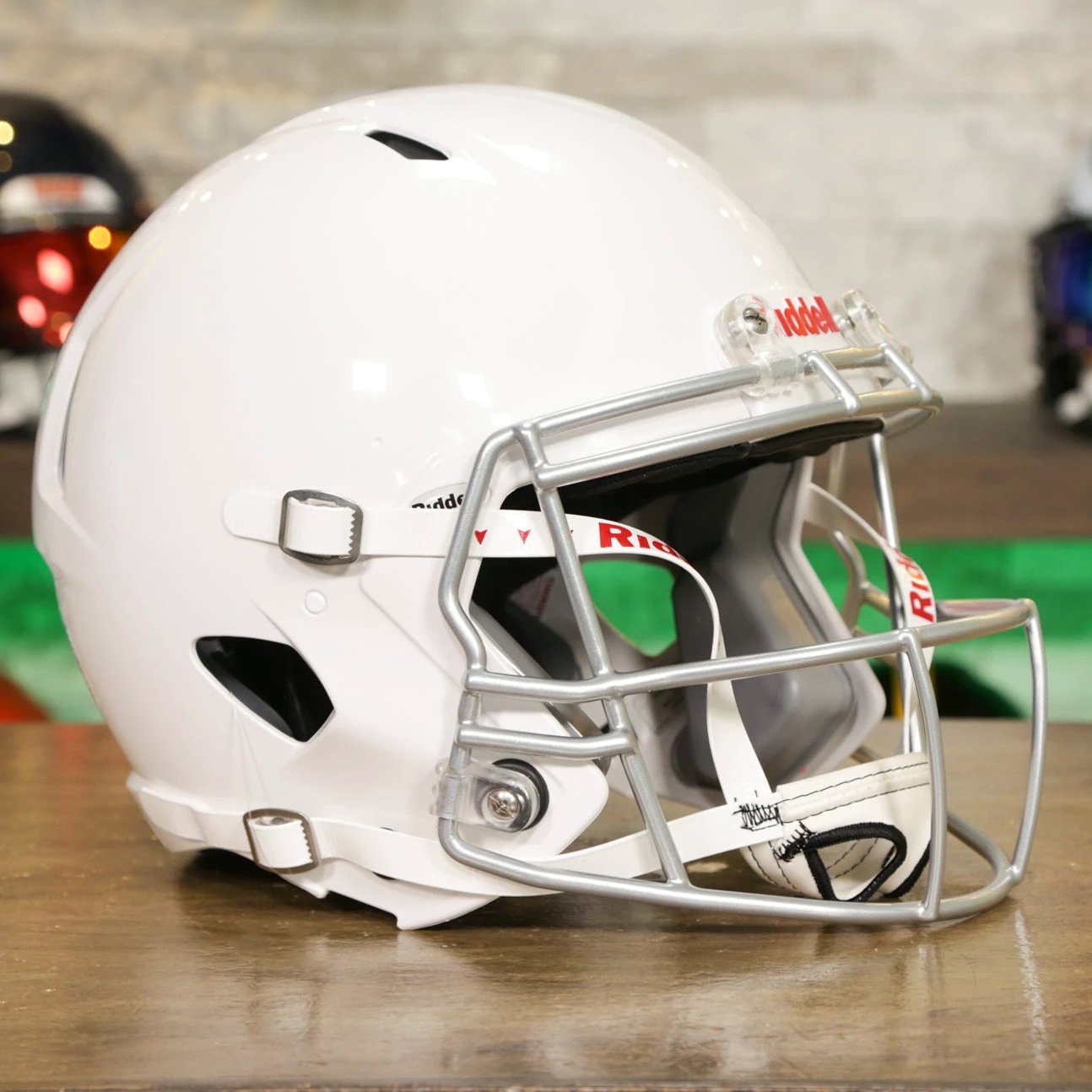 adult white football helmet Riddell Speed Victor-I